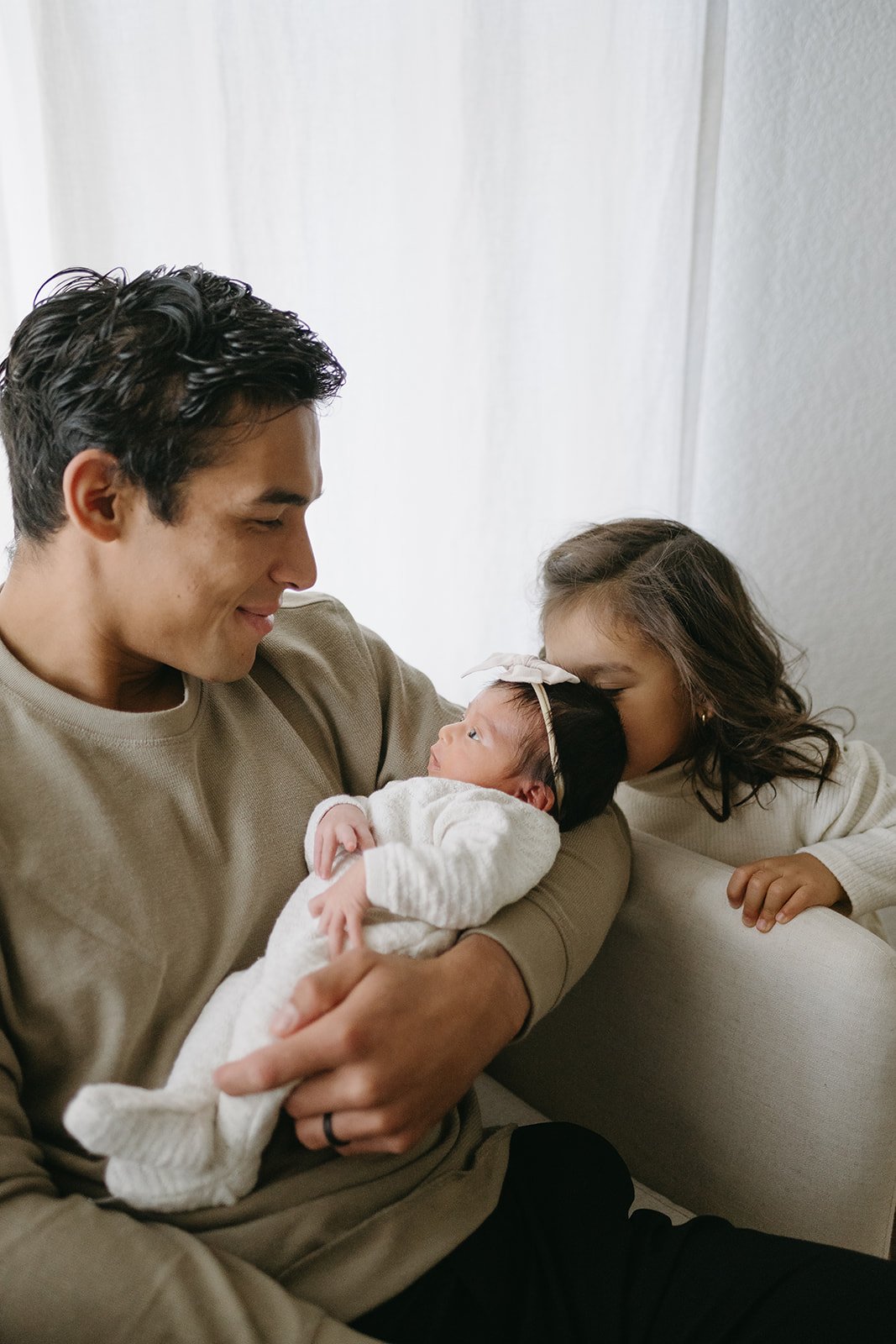 5 Tips When Preparing for Your Newborn Family Photos