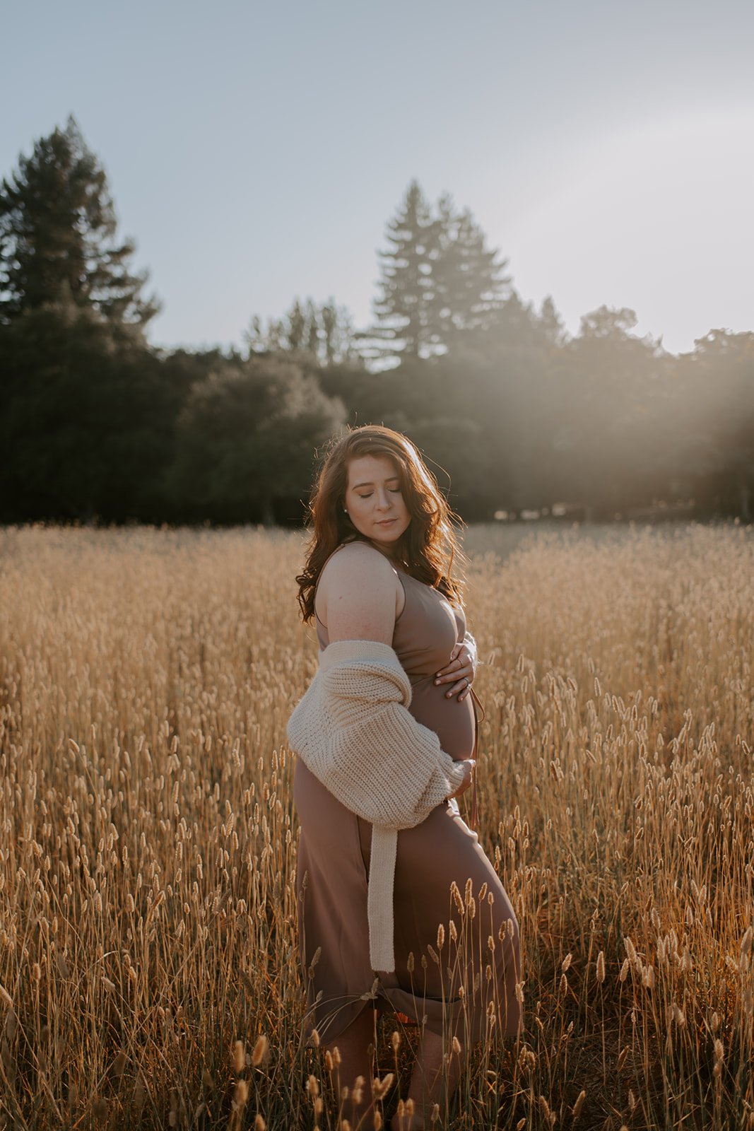 Wondering What to Wear for Your Maternity Session?