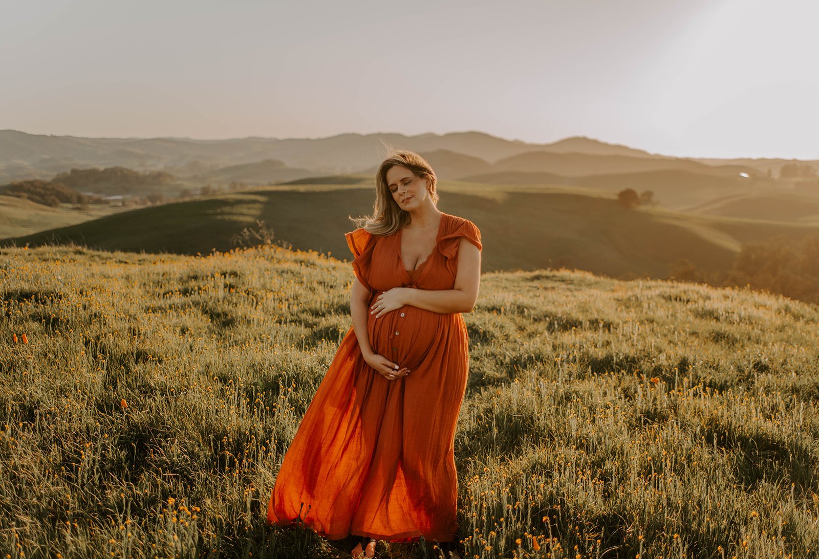 Wondering What to Wear for Your Maternity Session?