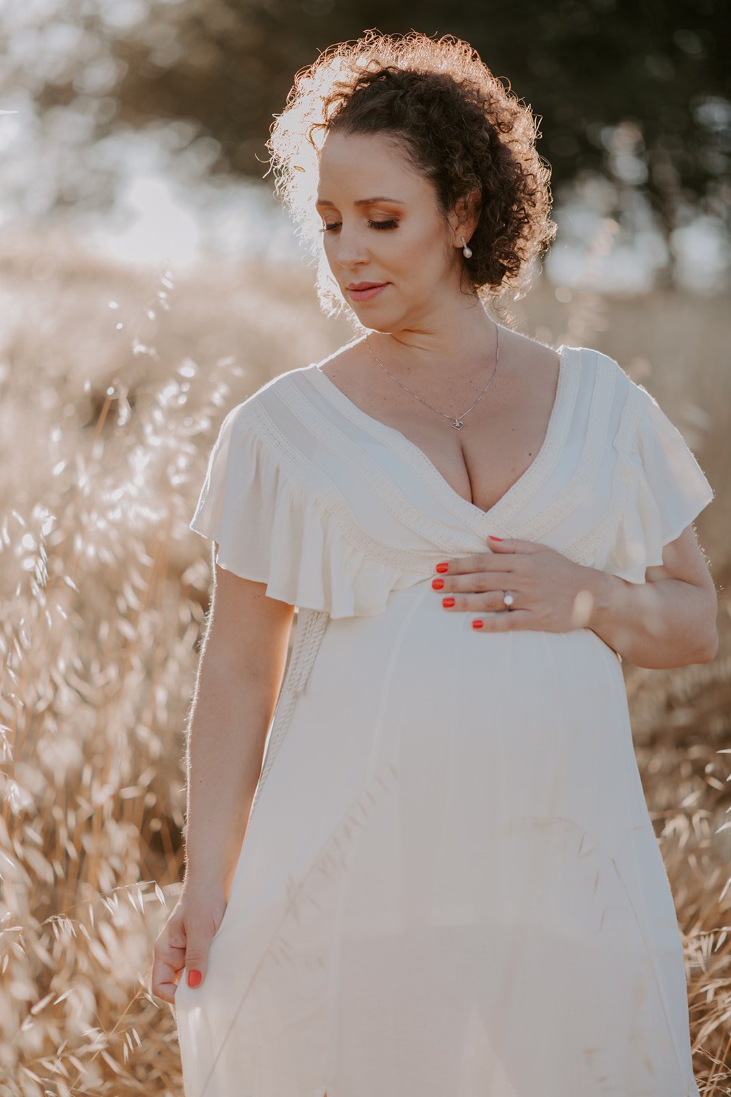 Wondering What to Wear for Your Maternity Session?